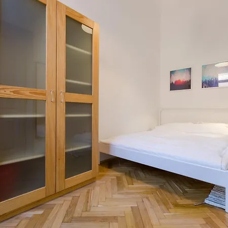 Shallot Budapest